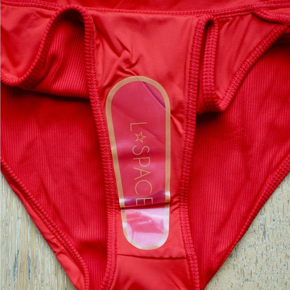 NWT L*Space Red Ribbed Bikini Set Kourt Top Classic Bottom M - Picture 5 of 5